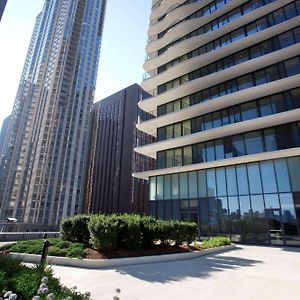 Radisson Blu Aqua Hotel Chicago